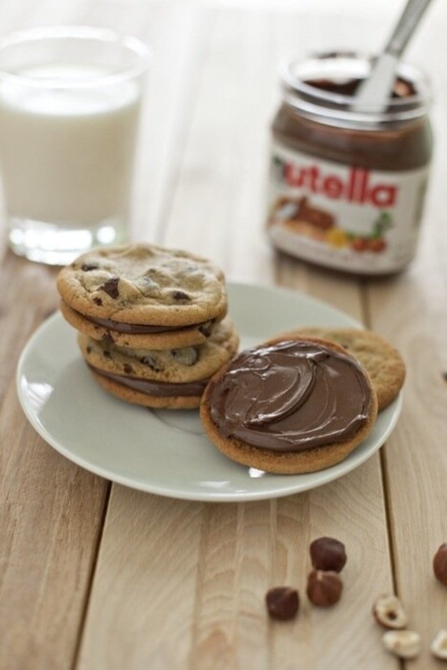 28 Simple And Delicious Ways To Eat Nutella