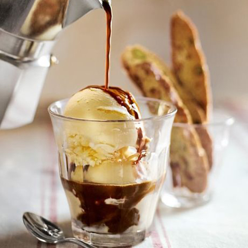 Different Ways to Drink Coffee - Affogato coffee