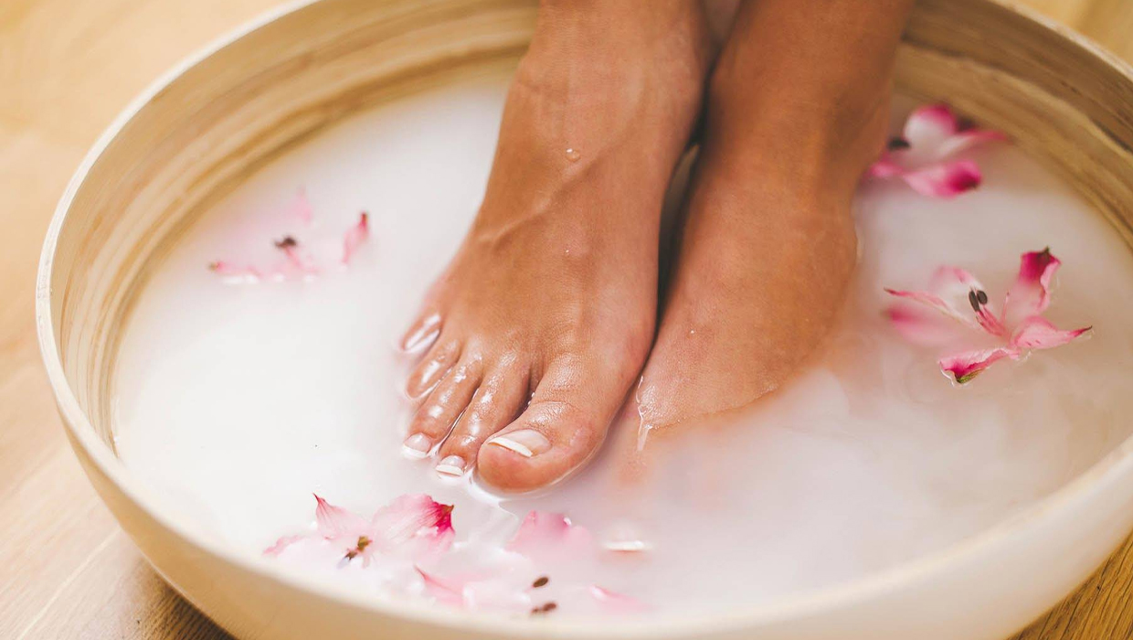 how to treat smelly feet fustany